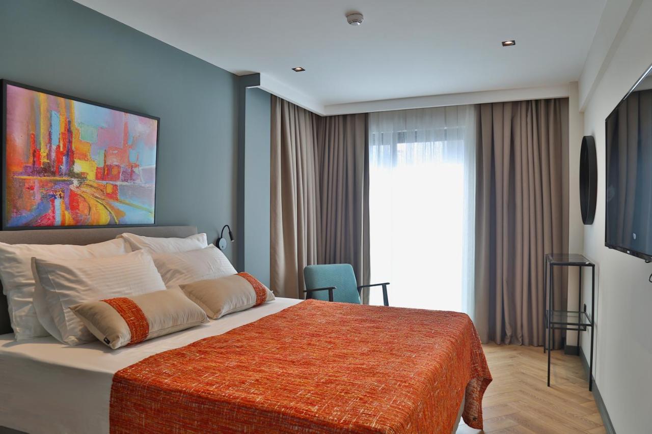 In The Middle Hotel Анталия Екстериор снимка