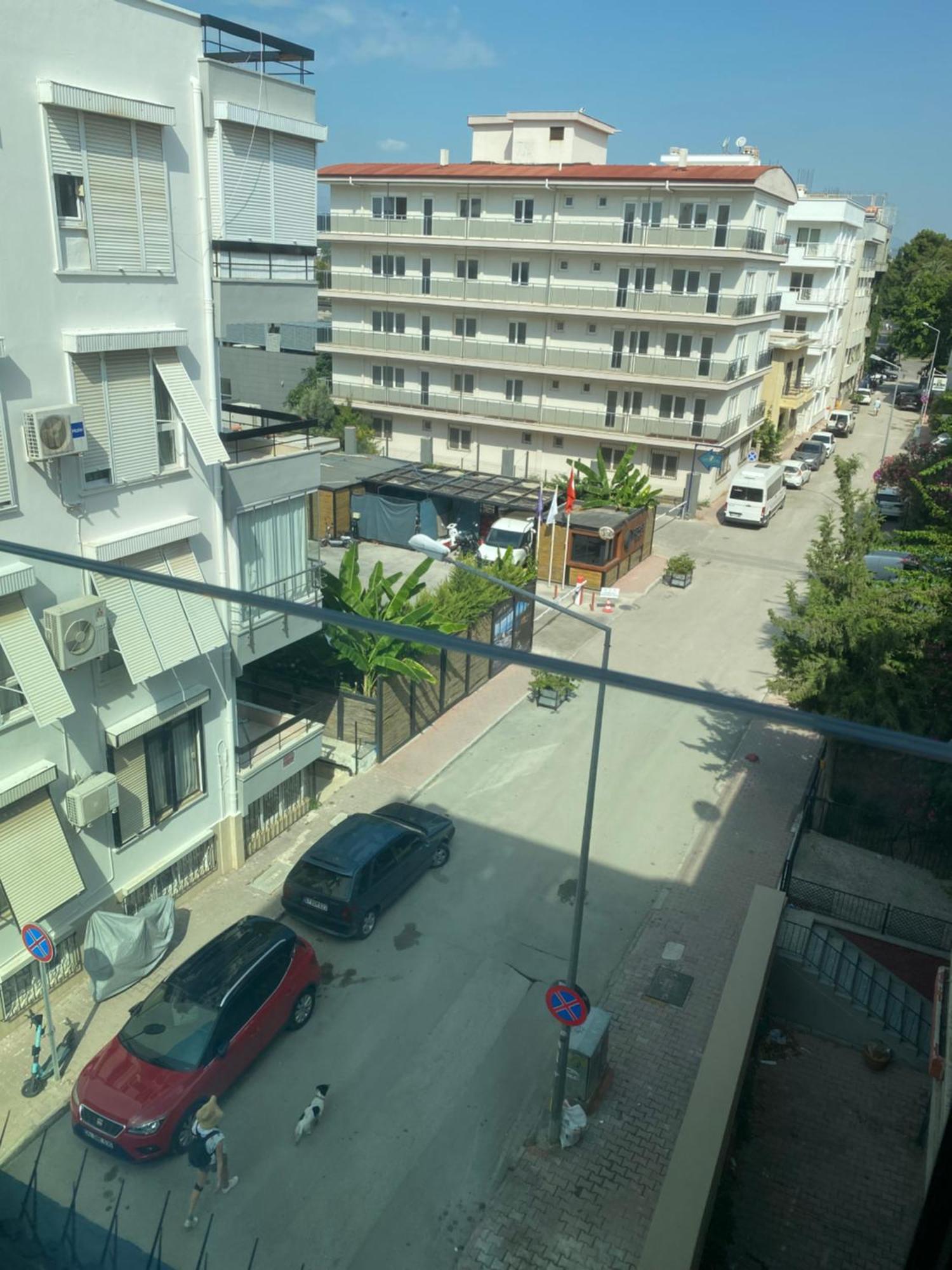 In The Middle Hotel Анталия Екстериор снимка