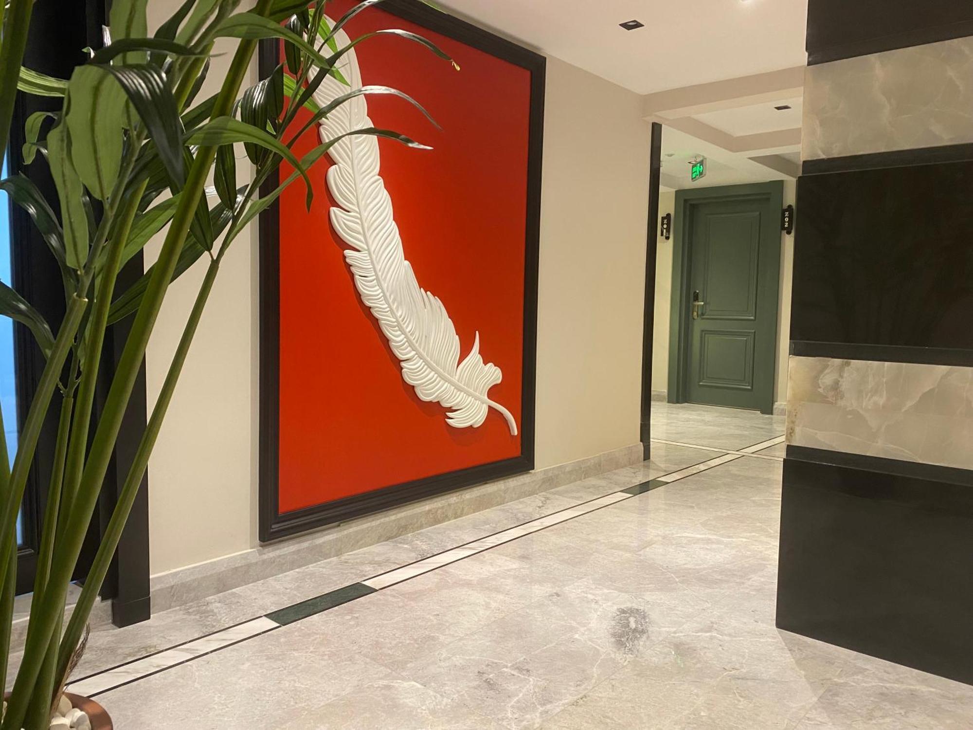 In The Middle Hotel Анталия Екстериор снимка